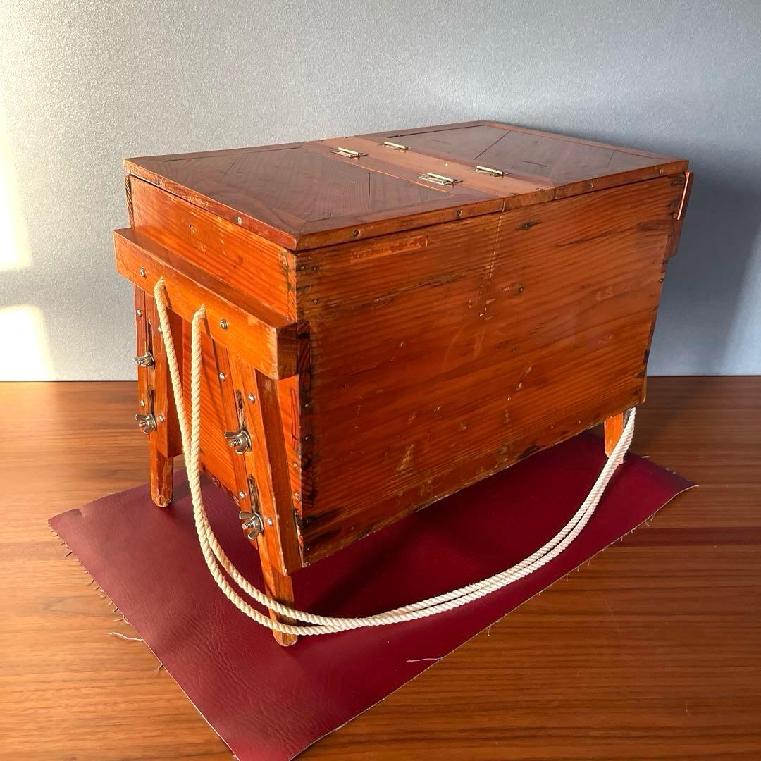 【紀州釣り】　釣り用箱　椅子　2本竿立て付き　木製 蓋付き　クーラーボックス