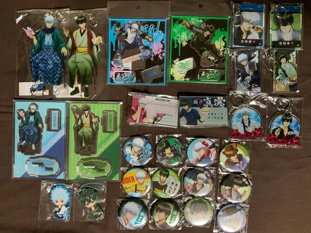 銀魂　坂田銀時　土方十四郎　缶バッジ　アクリルスタンド　キーホルダー　等　28点