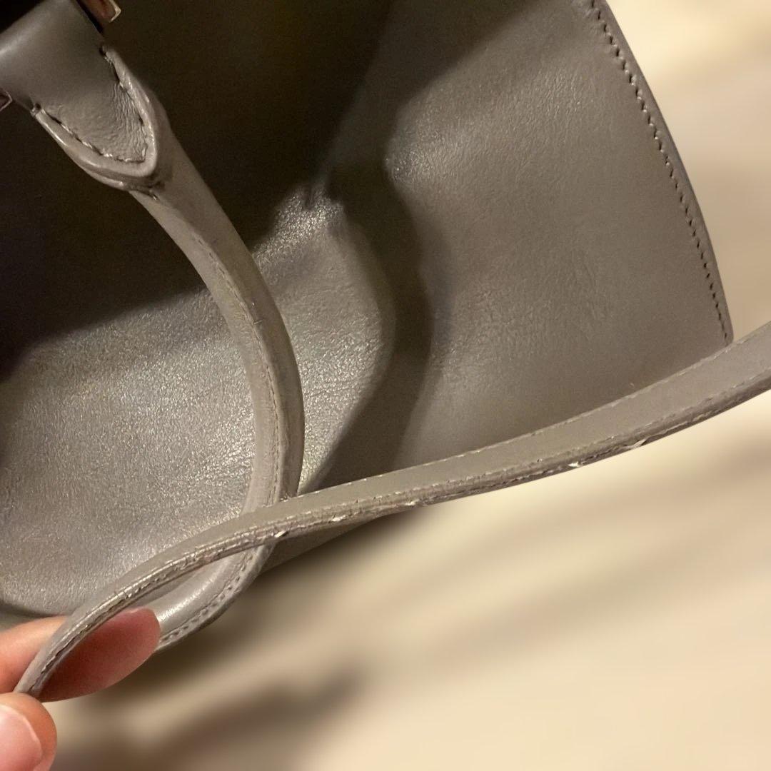 Saint Laurent グレー レザー ショルダーバッグ