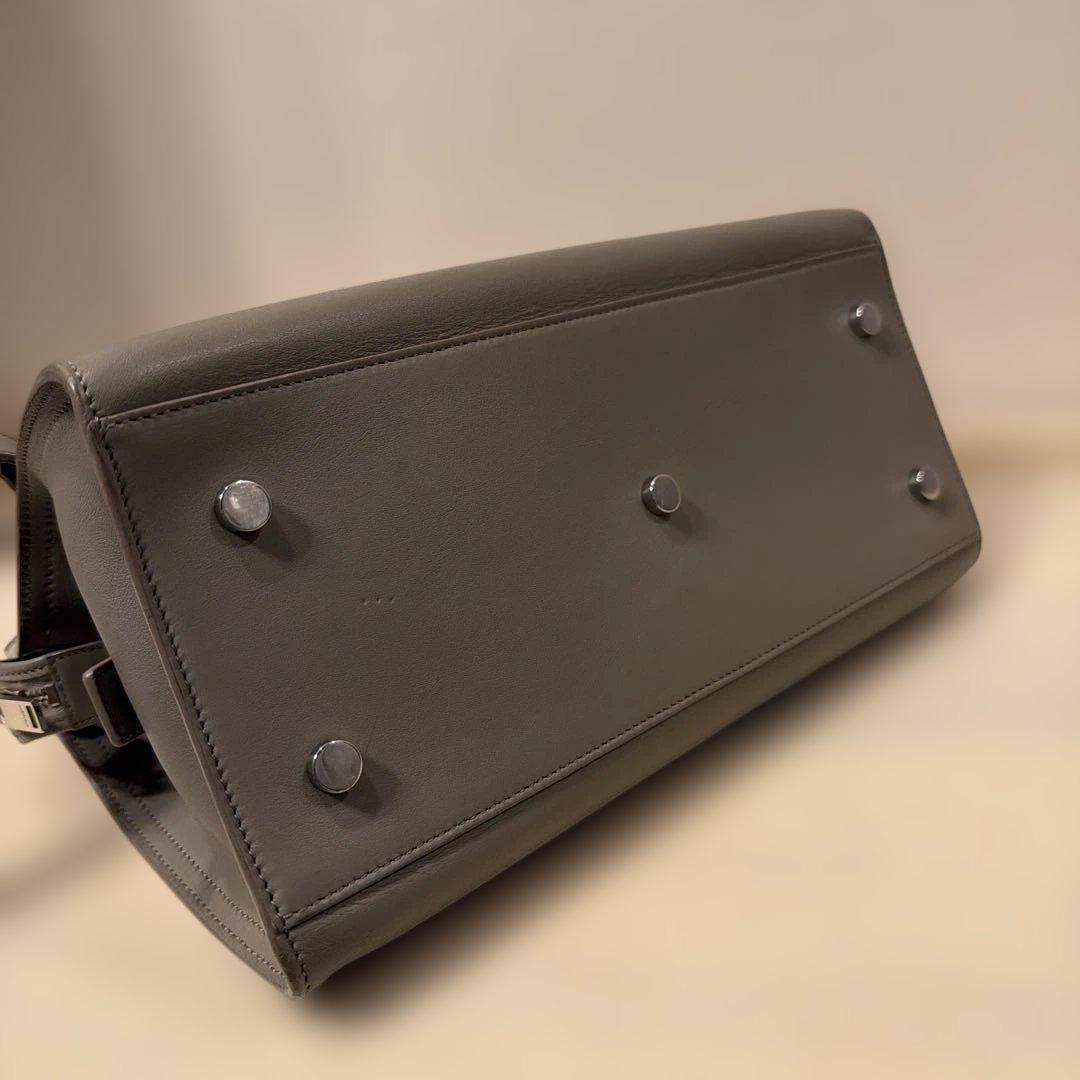 Saint Laurent グレー レザー ショルダーバッグ