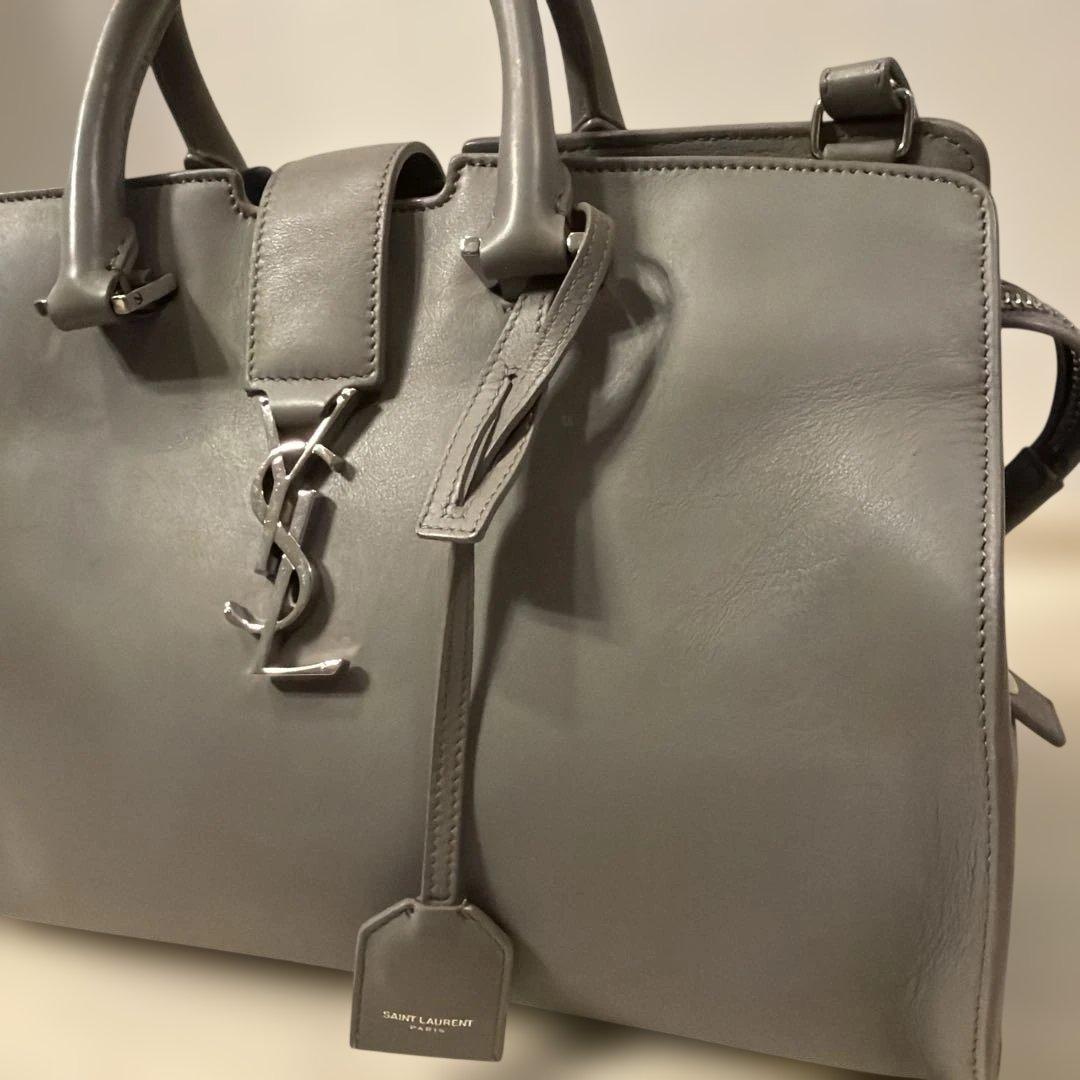 Saint Laurent グレー レザー ショルダーバッグ