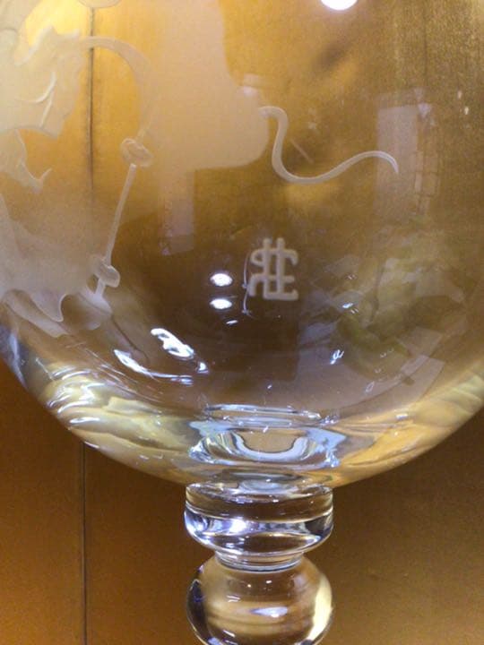 デカ過ぎるワイングラス　高さ約53.6センチ