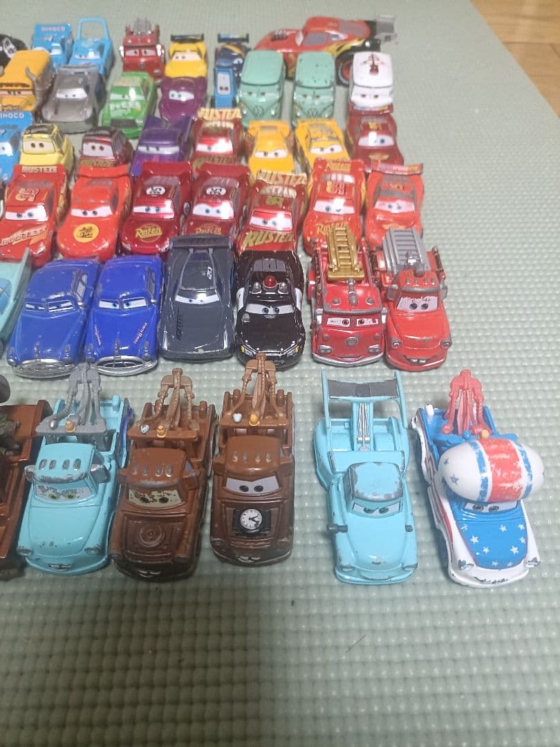 カーズトミカ　トレーラー、トミカセット