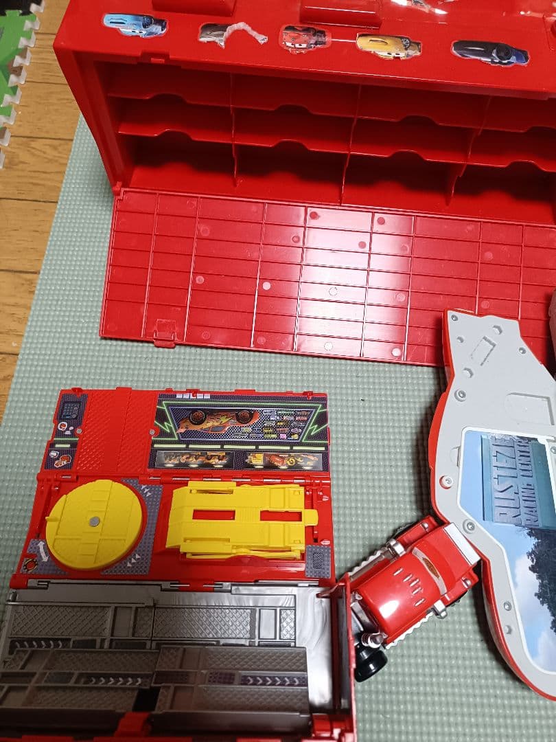 カーズトミカ　トレーラー、トミカセット