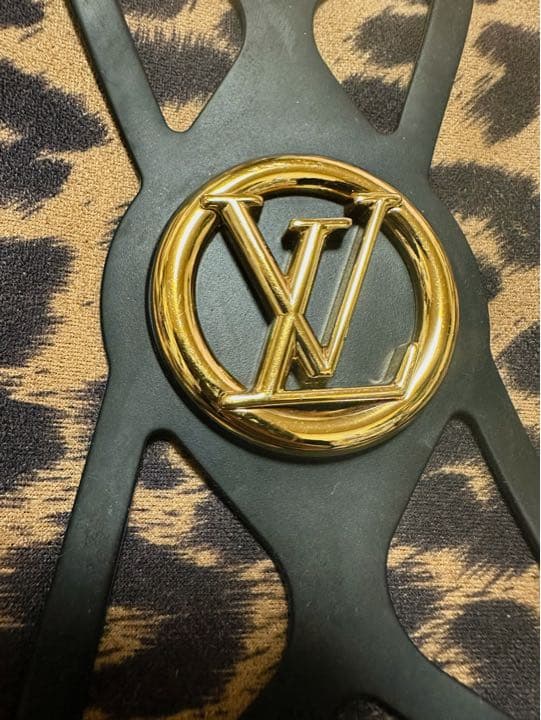 ルイヴィトン スマホストラップ