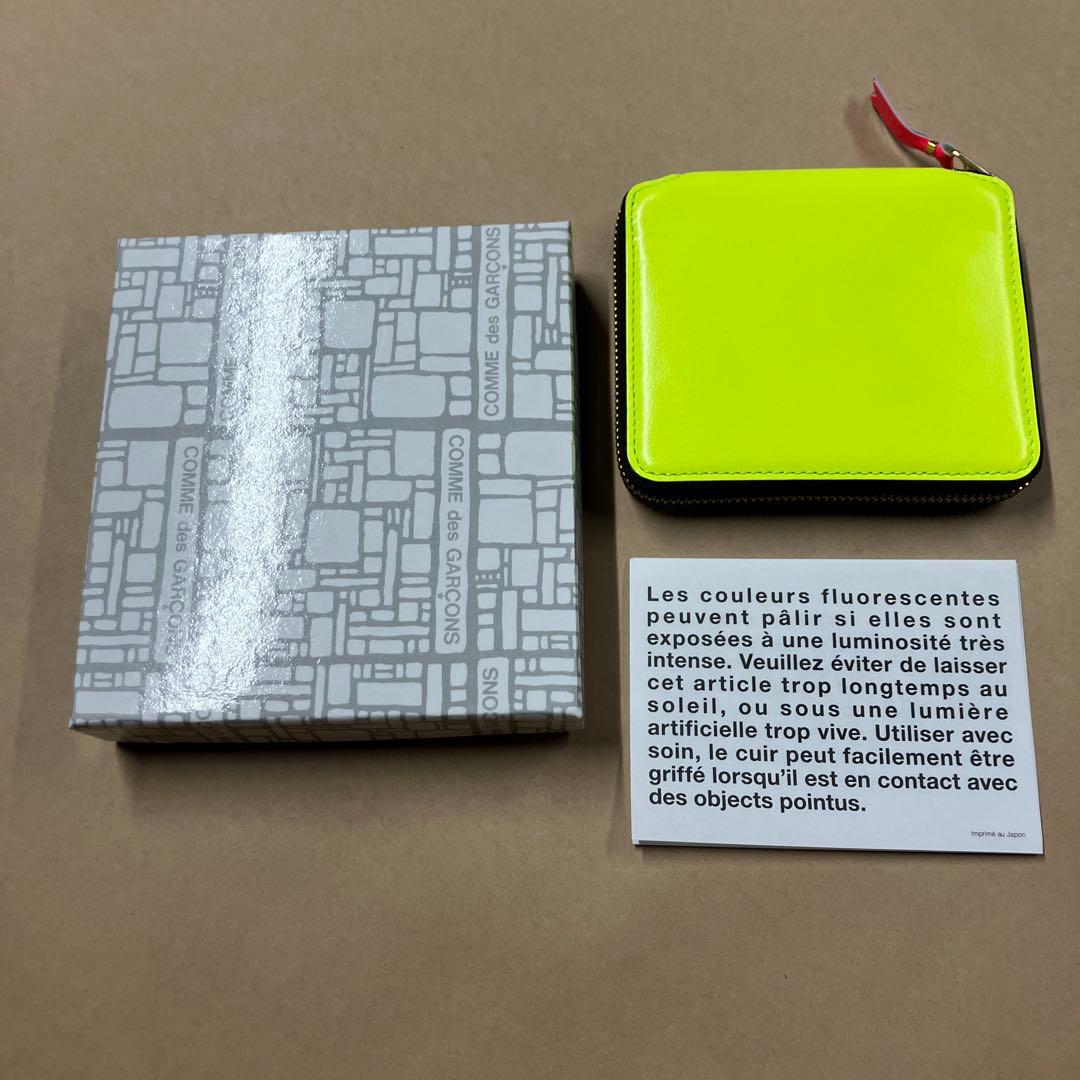 箱付き新品　コムデギャルソン　2つ折り財布　イエロー