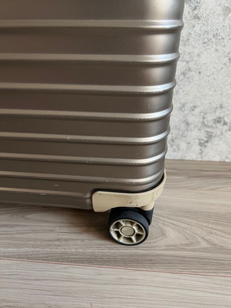 TAMO RIMOWA リモワ トパーズ チタニウム ビジネストロリー4輪