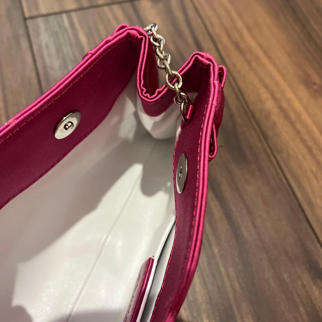 ブルガリ　BVLGARI ピンク サテンクラッチバッグ チェーンストラップ