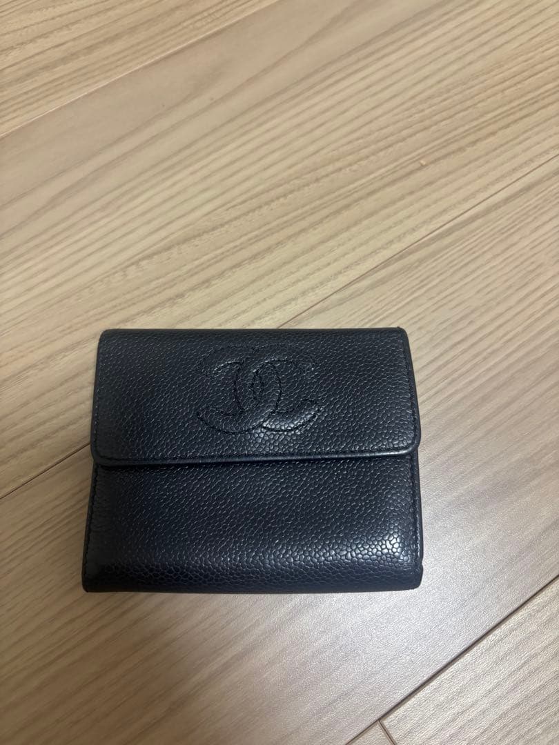 CHANELキャビアスキン財布