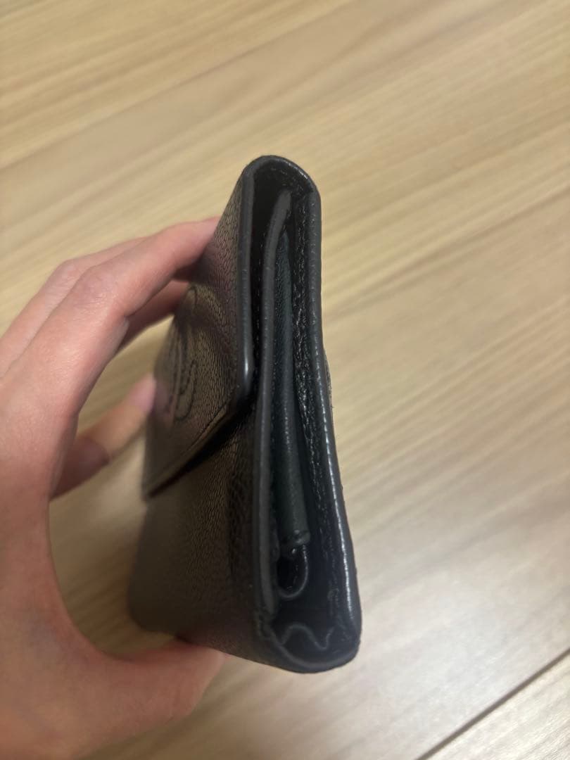 CHANELキャビアスキン財布