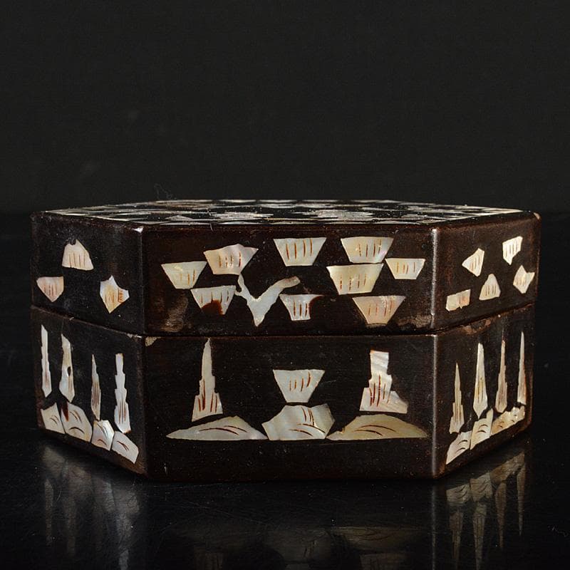 中国　清朝　青花花文鼻煙壷　花瓶　2点　李朝螺鈿装飾六角箱入り　C　R7421