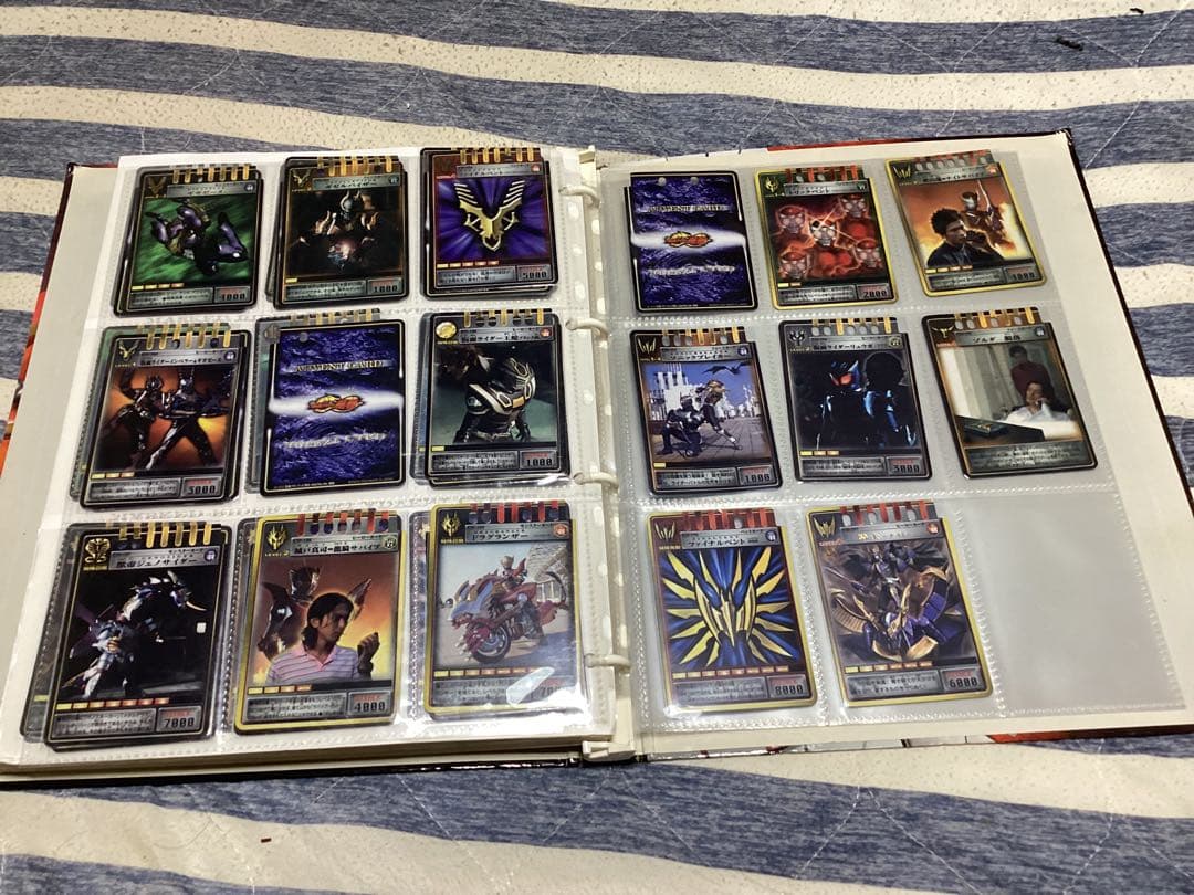 バンダイ 完全カードファイル 仮面ライダー龍騎　アドベントカード