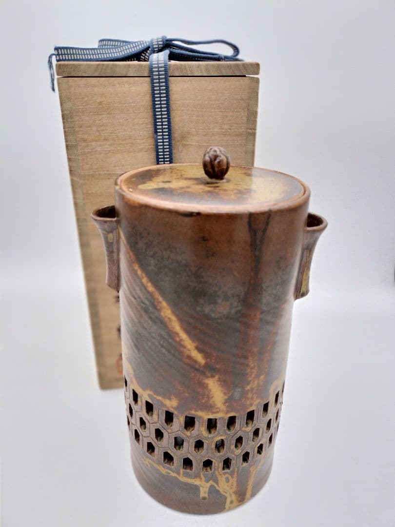 c100 細水指 耳付 透かし 李殷九 木箱 茶道具 古物