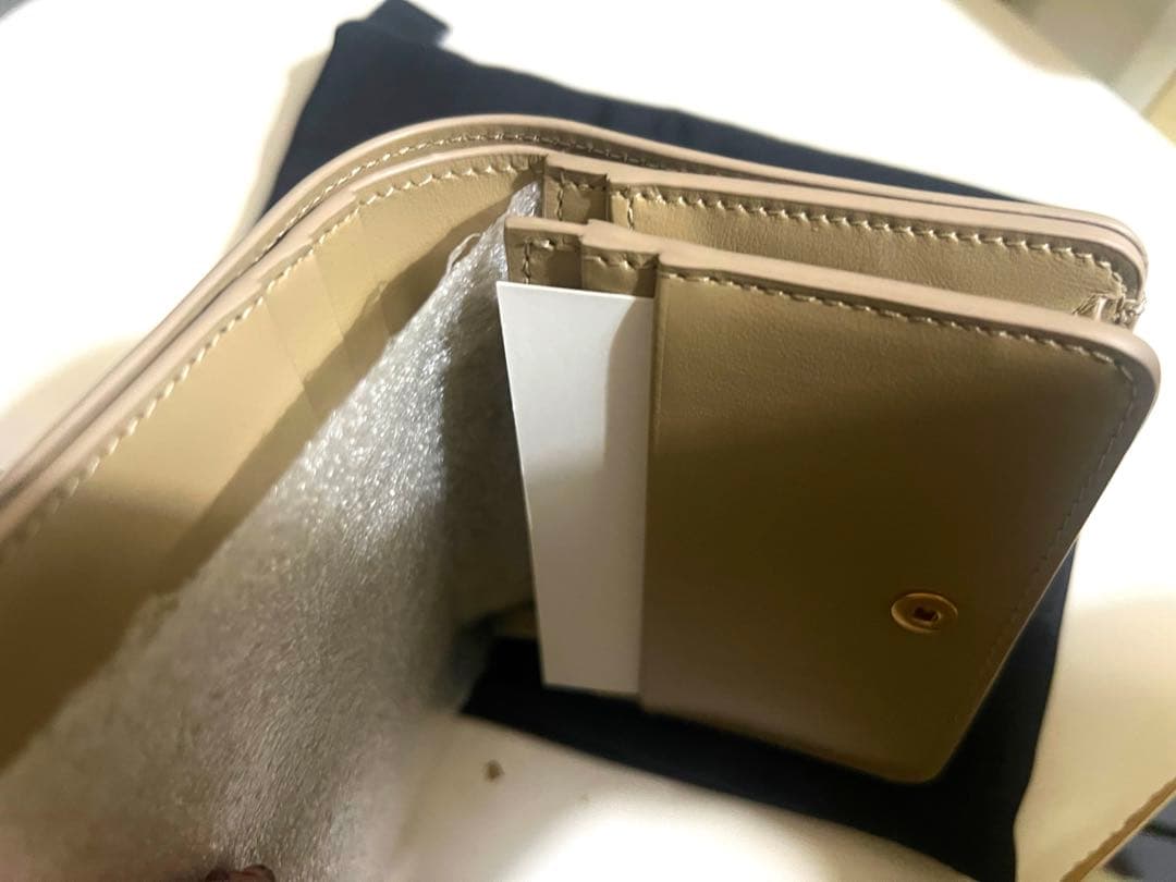 【新品未使用】CELINE セリーヌ トリオンフ ベージュ 二つ折り財布