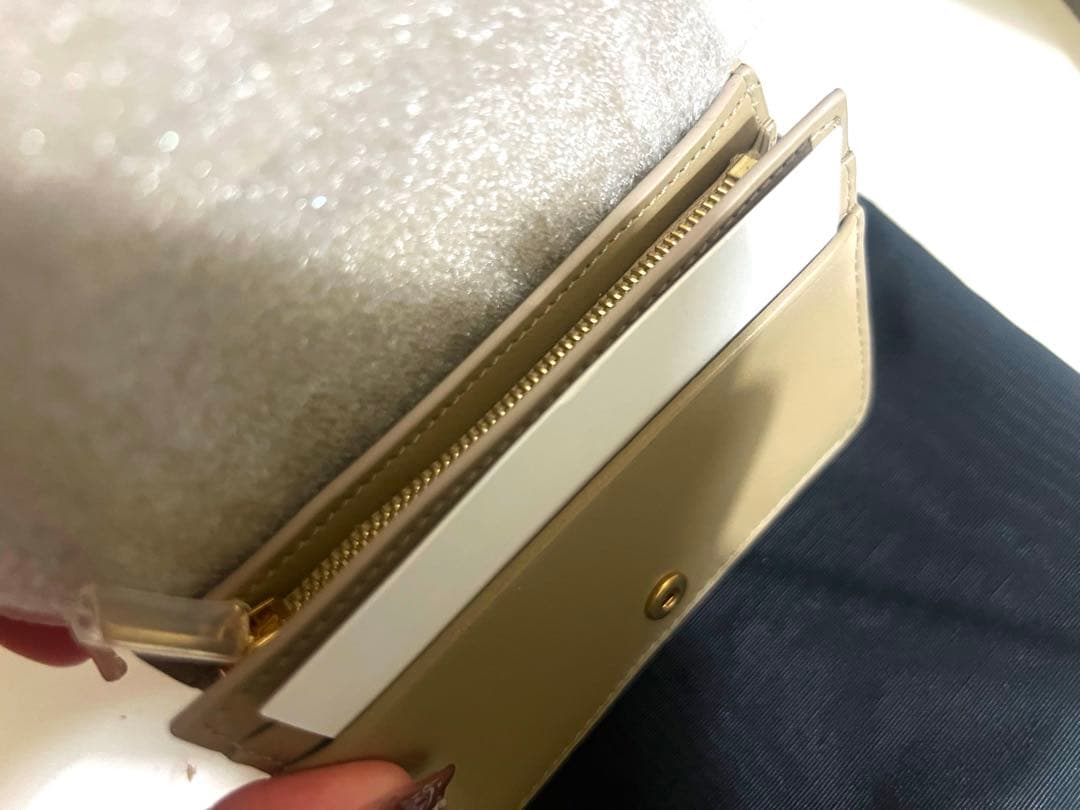 【新品未使用】CELINE セリーヌ トリオンフ ベージュ 二つ折り財布