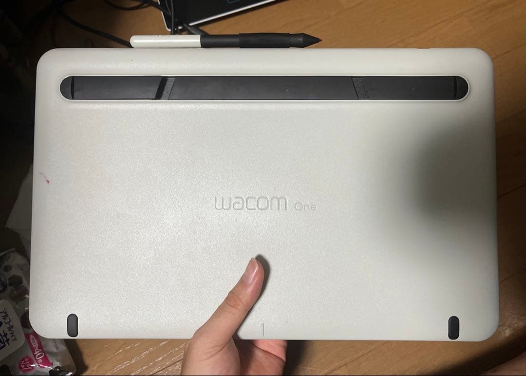 Wacom One DTC133 液晶ペンタブレット　ペン　コード付き