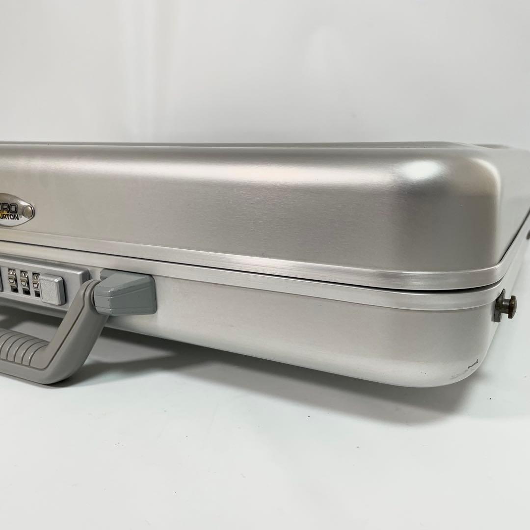 【良品】ZERO HALLIBURTON アタッシュケース　ショルダー A4