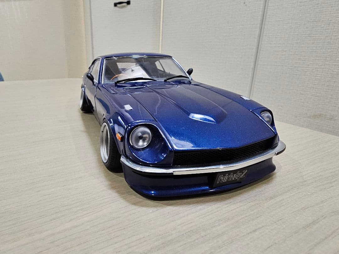 京商　1/18　日産　フェアレディZ　（S30）Street・ Sports