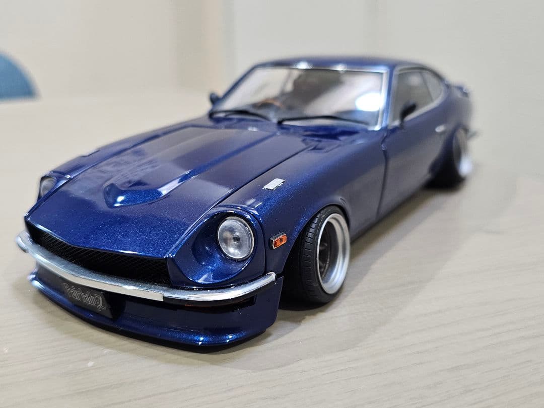 京商　1/18　日産　フェアレディZ　（S30）Street・ Sports