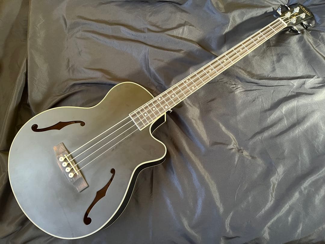 希少レア　URIEL エレアコベース ブラック　ケース付 美品　黒　完動品