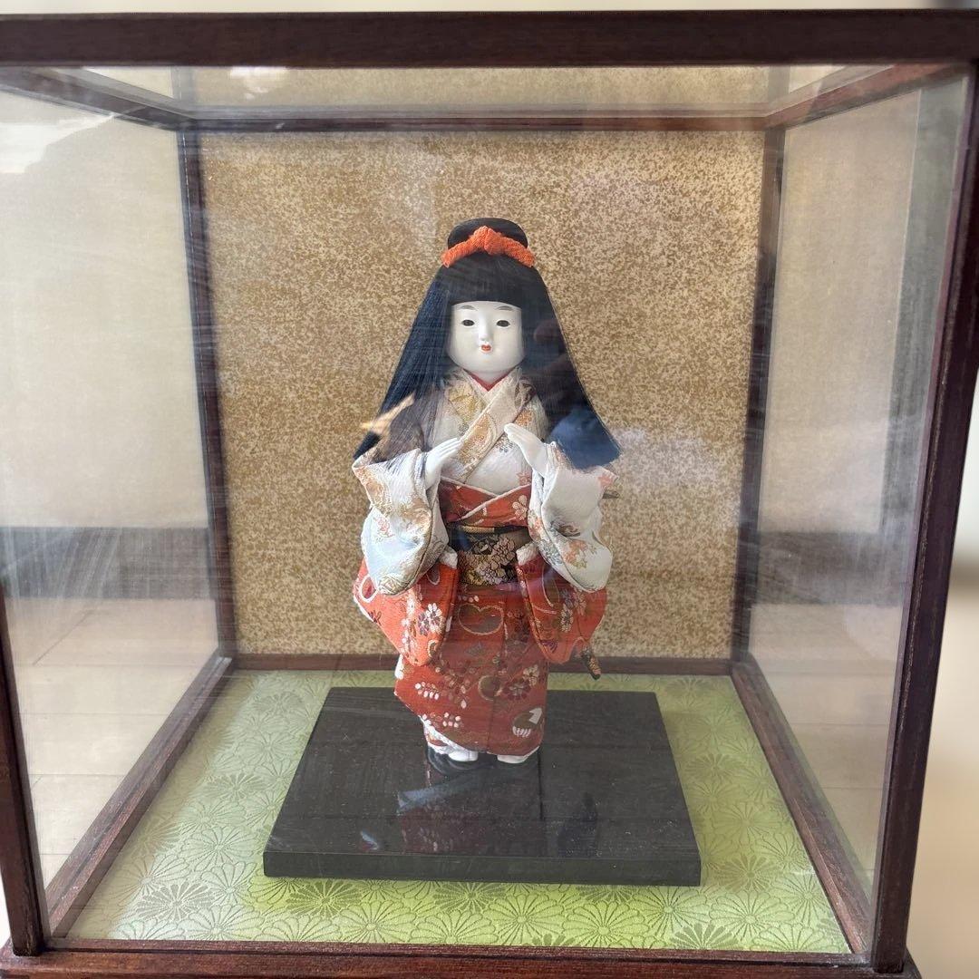 【大橋弌峰】 伝統的な日本人形 赤い着物 ガラスケース付き