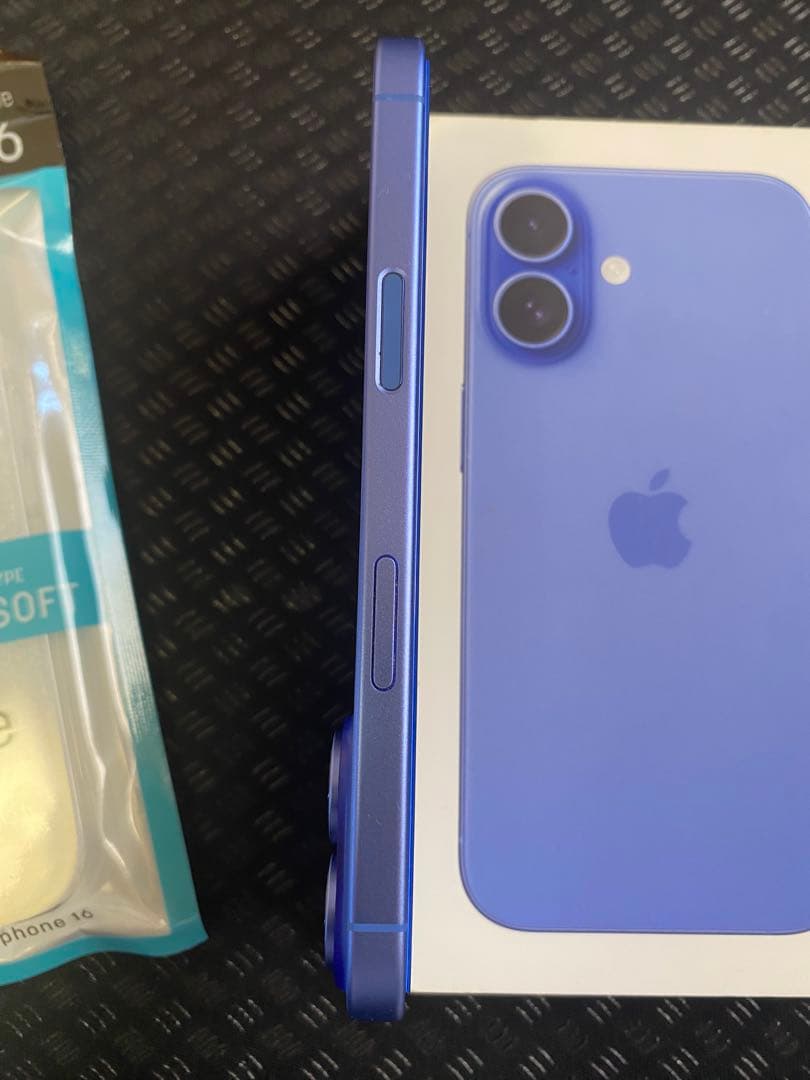 SHUN 　iPhone16 256gb 美品