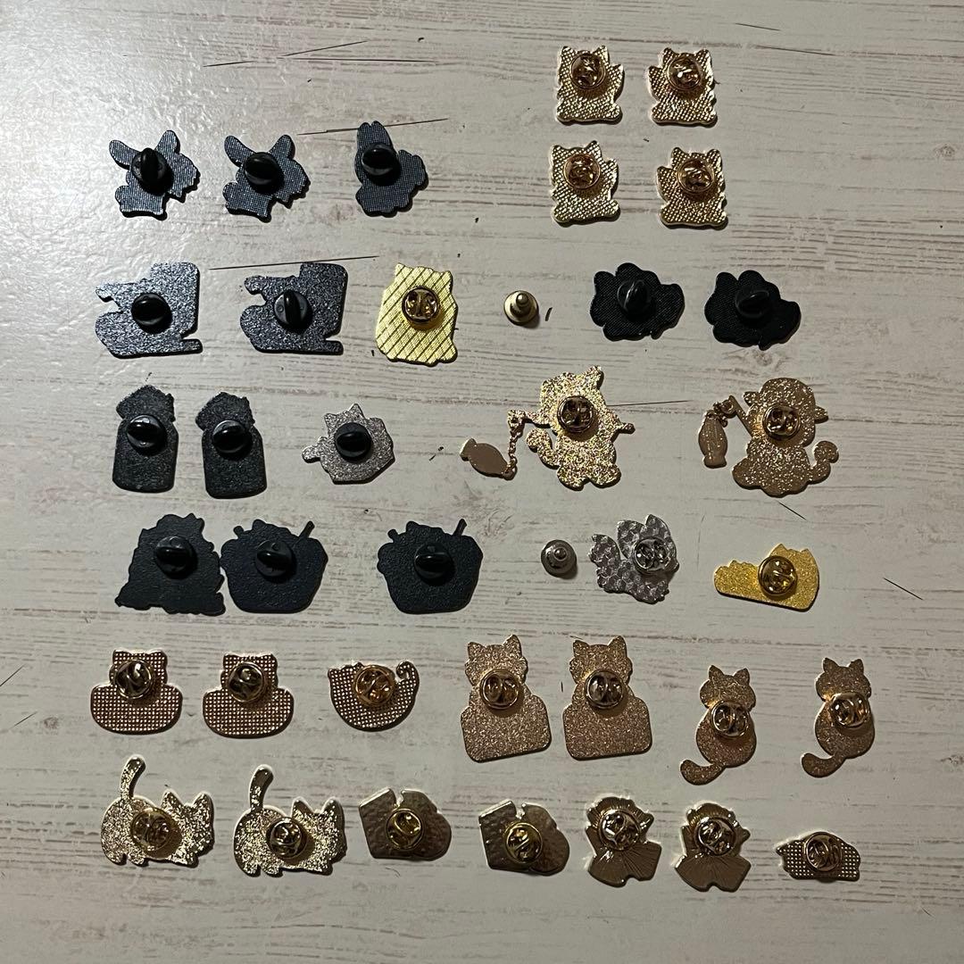 ピンバッジセット36個　メルル