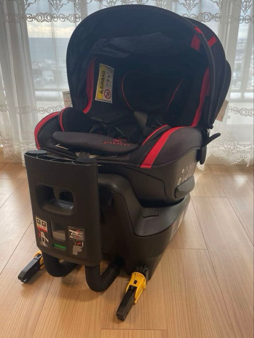 エールべべ　チャイルドシート