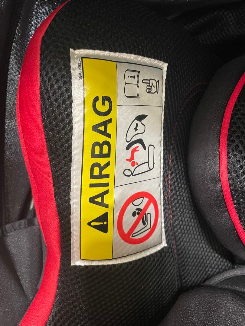 エールべべ　チャイルドシート