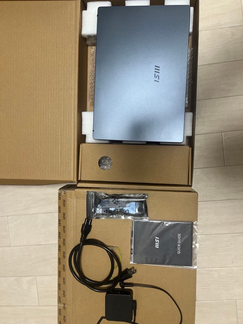 【ほぼ新品】 Modern 14 B11MOU ノートPC