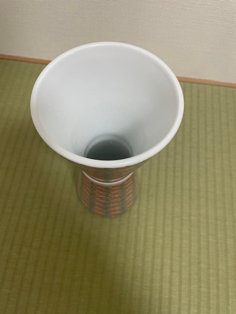 天皇皇后御用達　仁和窯（柿右衛門焼合資会社）　花瓶