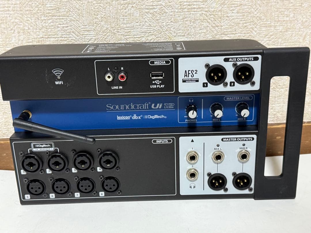 Soundcraft Ui12 デジタルミキサー