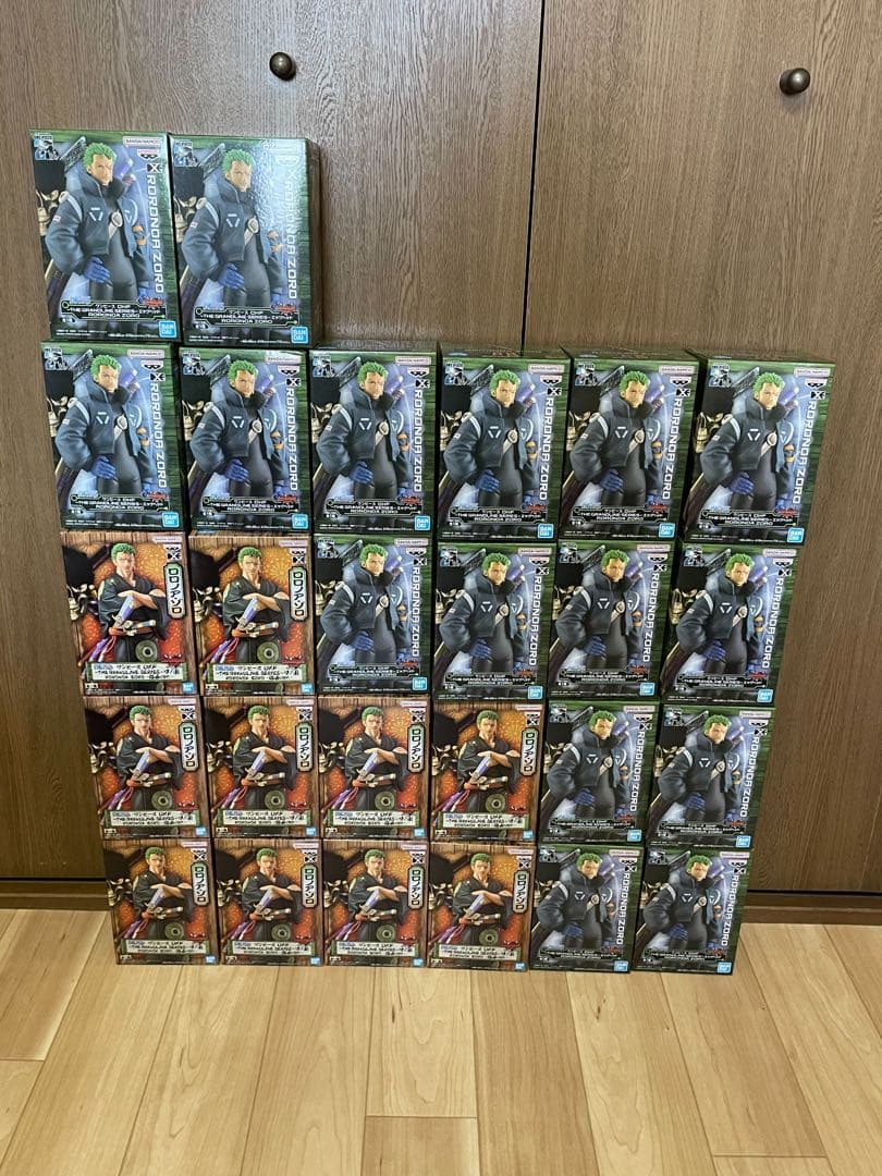 869.ワンピース　DXF  ゾロ　フィギュア