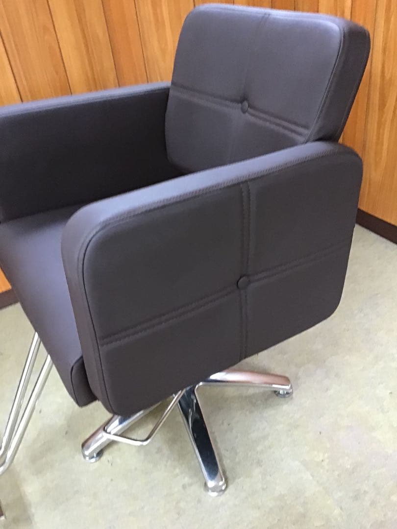 ダークブラウン オフィスチェア アームレスト付き