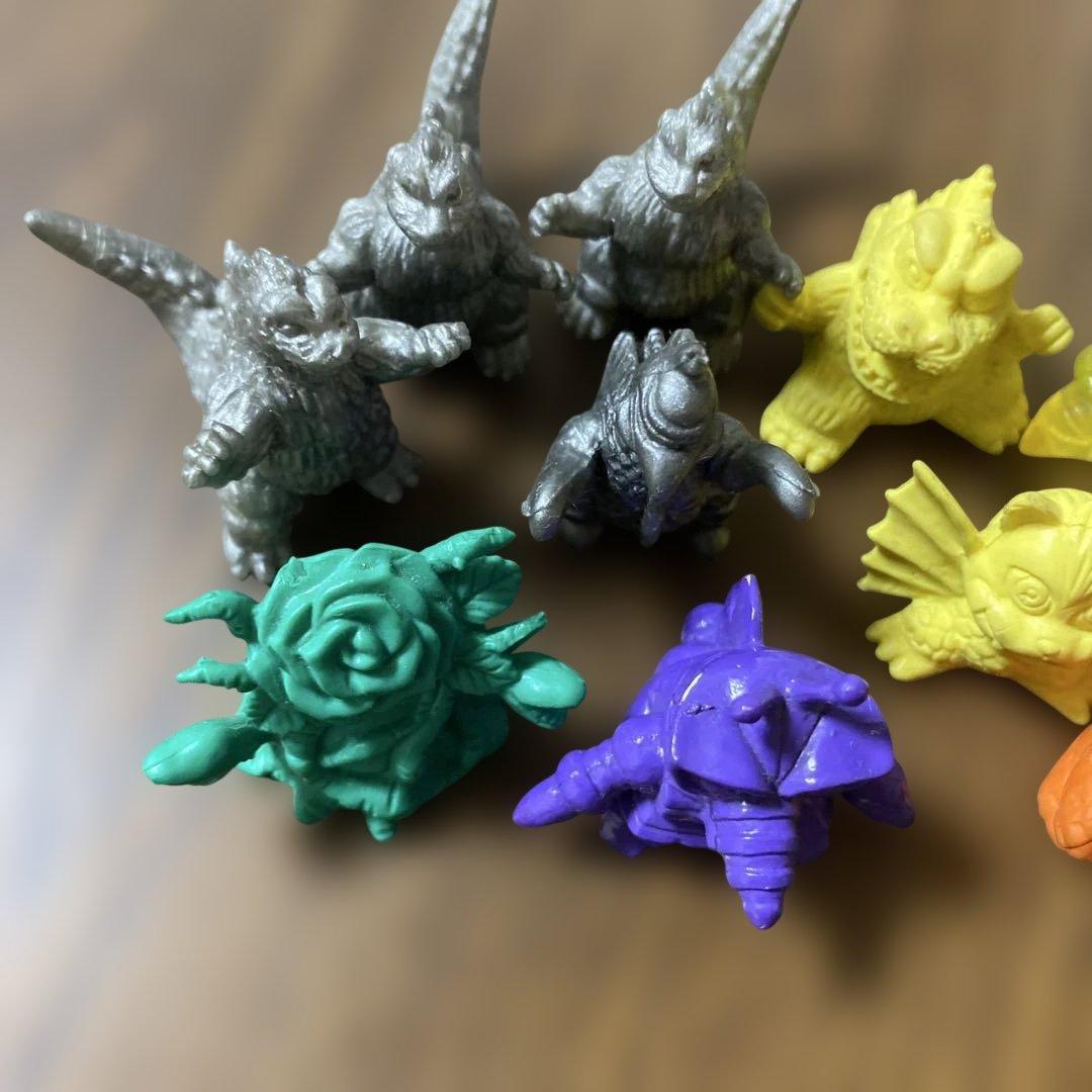 怪獣ガチャガチャ