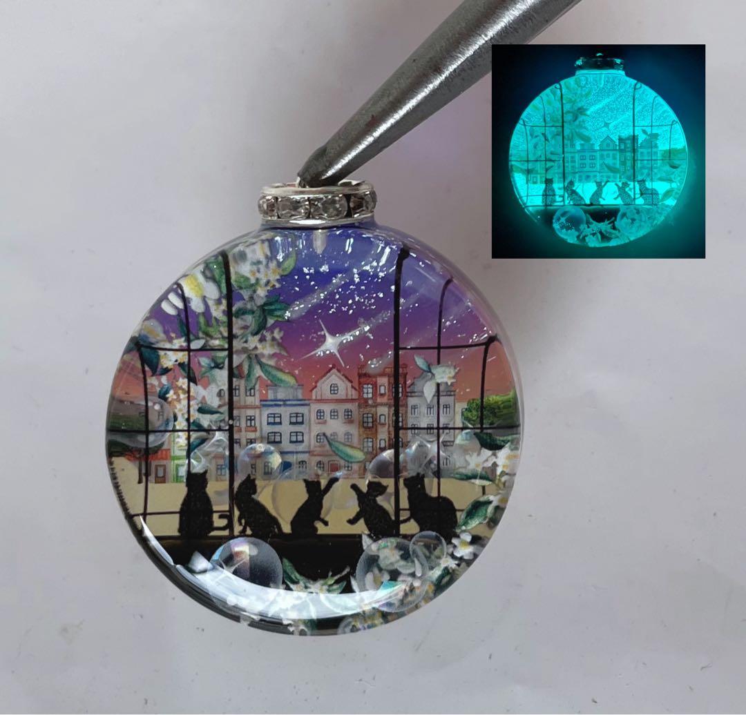 RUKURUKU/ハロウィンの夜のシマエナガ　蓄光　オルゴナイトネックレス