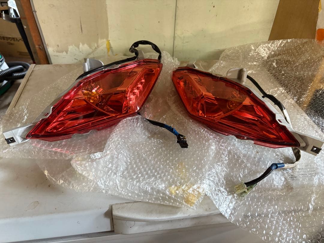 xmax250 テールランプ