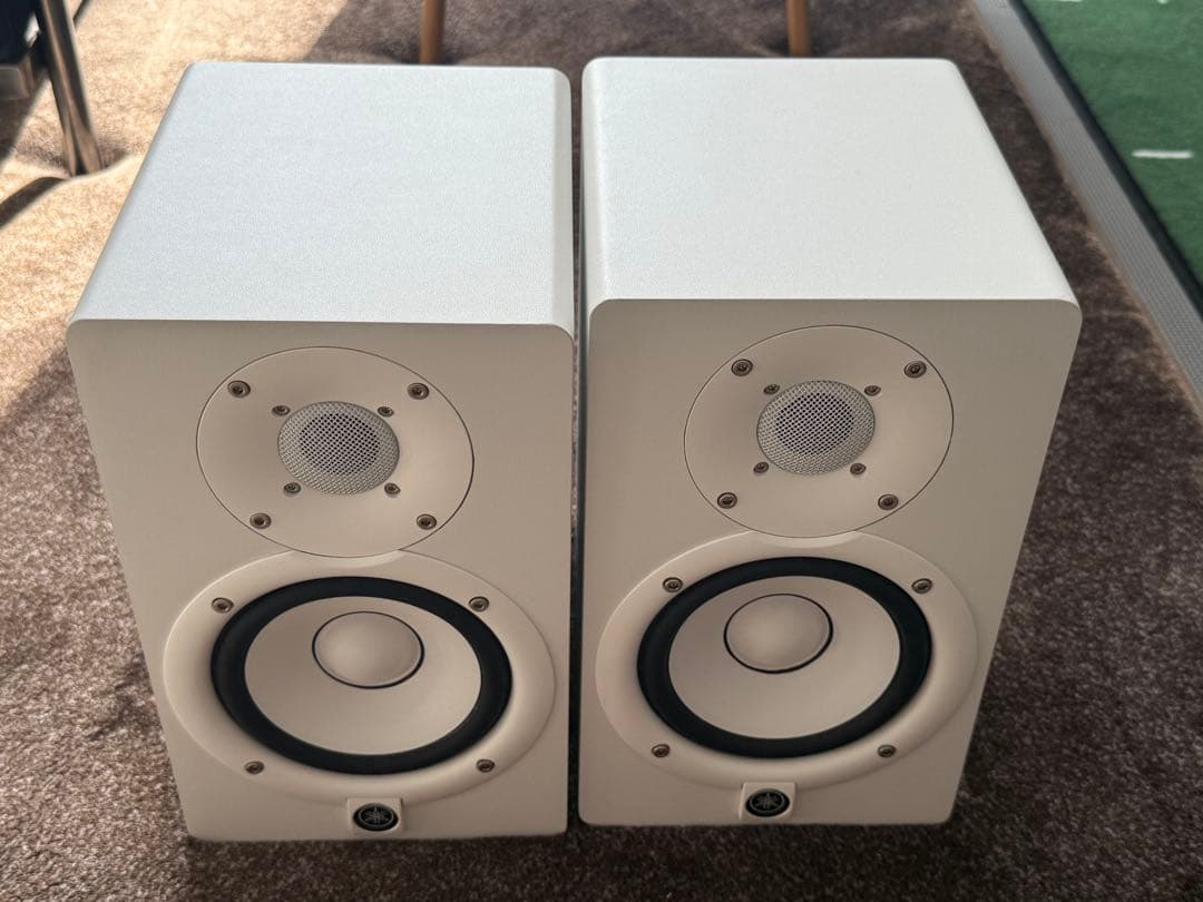 YAMAHA ( ヤマハ ) HS5 W、XLRケーブル2本、パッド2枚