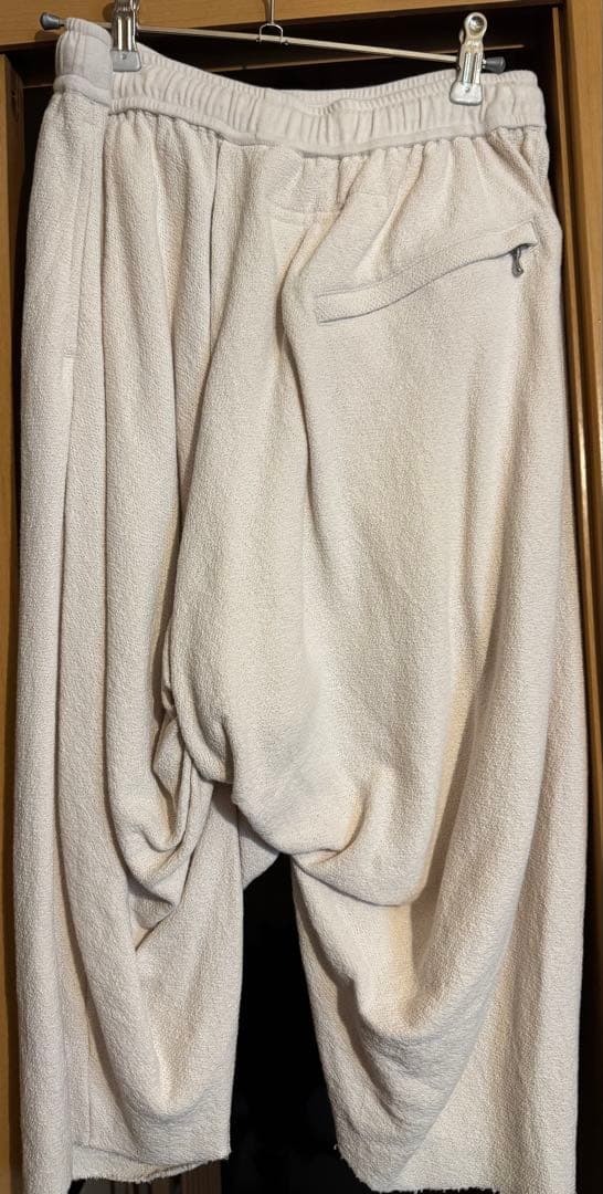 名作希少　ユリウス　シャーリングドレープサルエルパンツ　捻れ