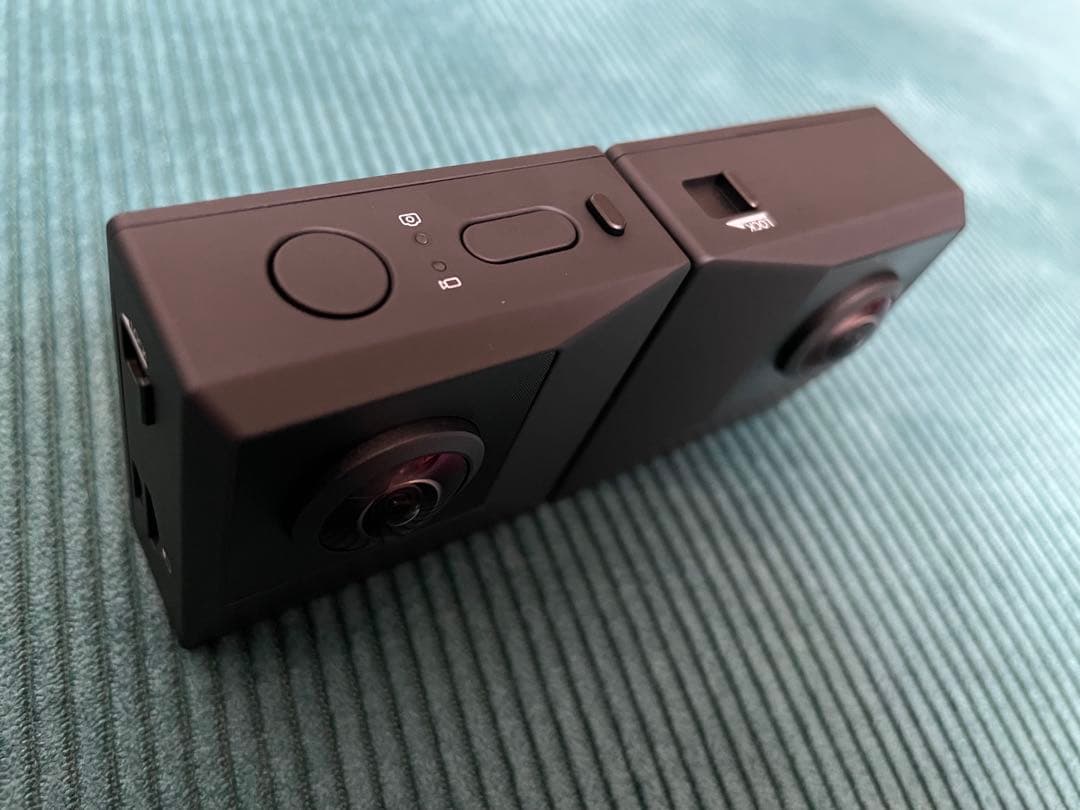 Insta360 EVO 3D VRカメラ