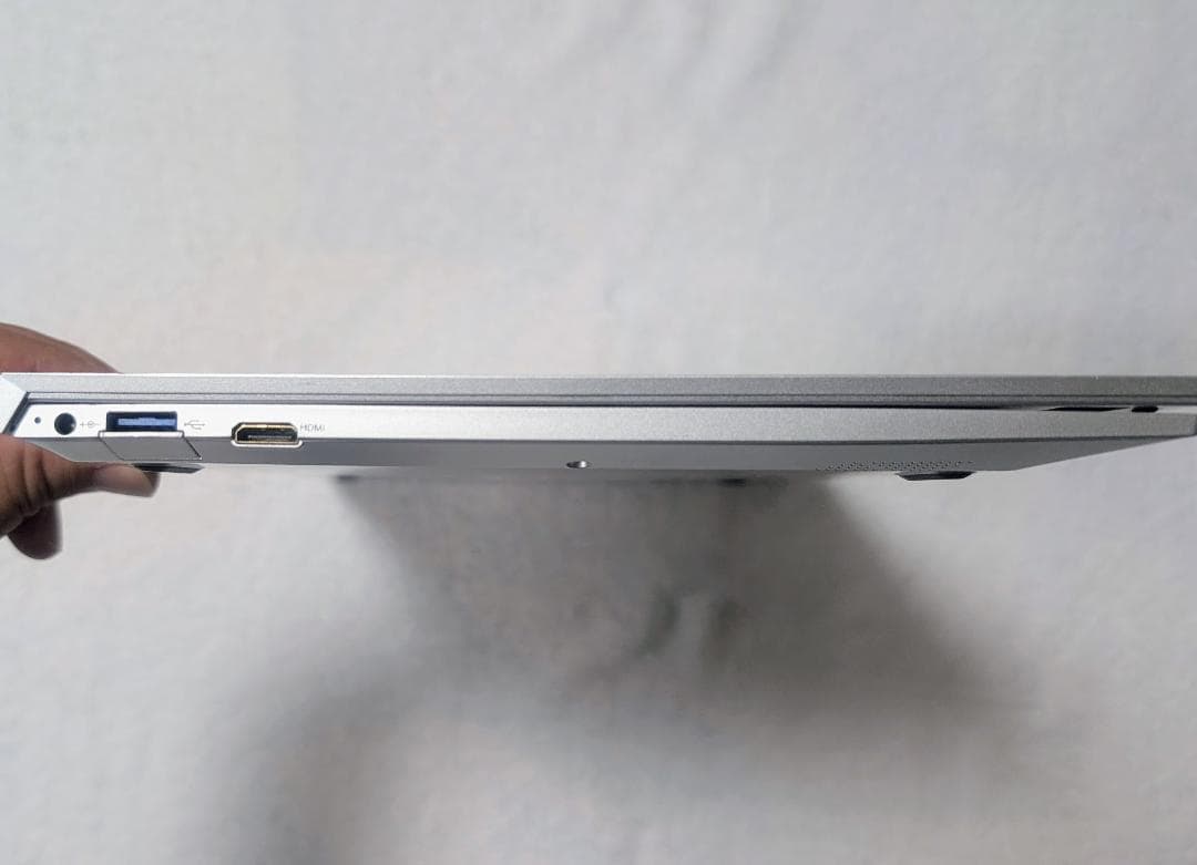 使用時間約300時間　14インチ　ノートPC　パソコン　8GB／512GB