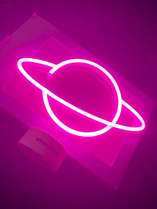 アリアナグランデ ネオンデスクライト　中古