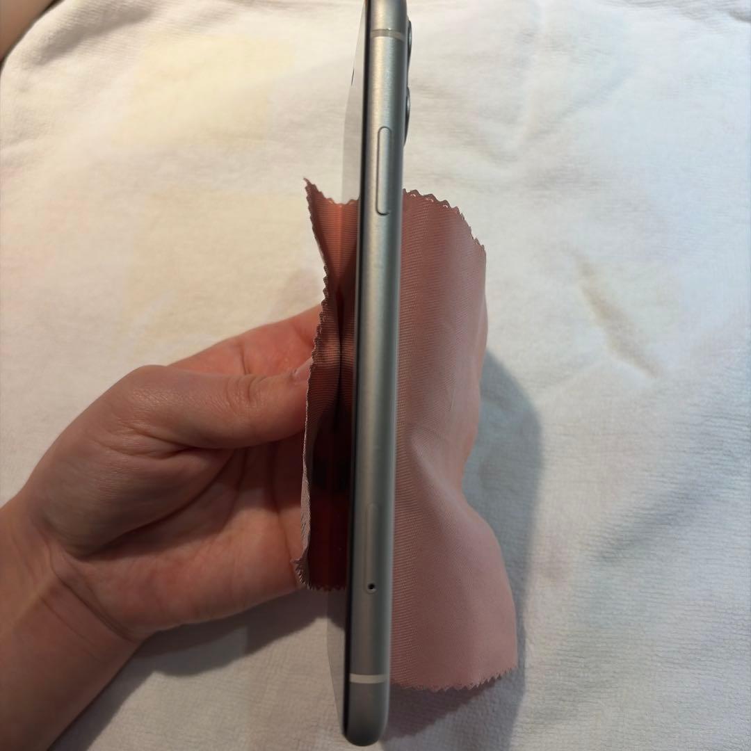 iPhone11 ホワイト 64G