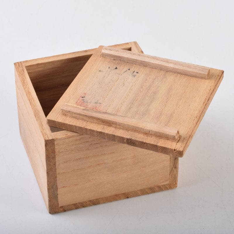 中国　剔紅　堆朱　花草文　香合　時代箱付　V　9085