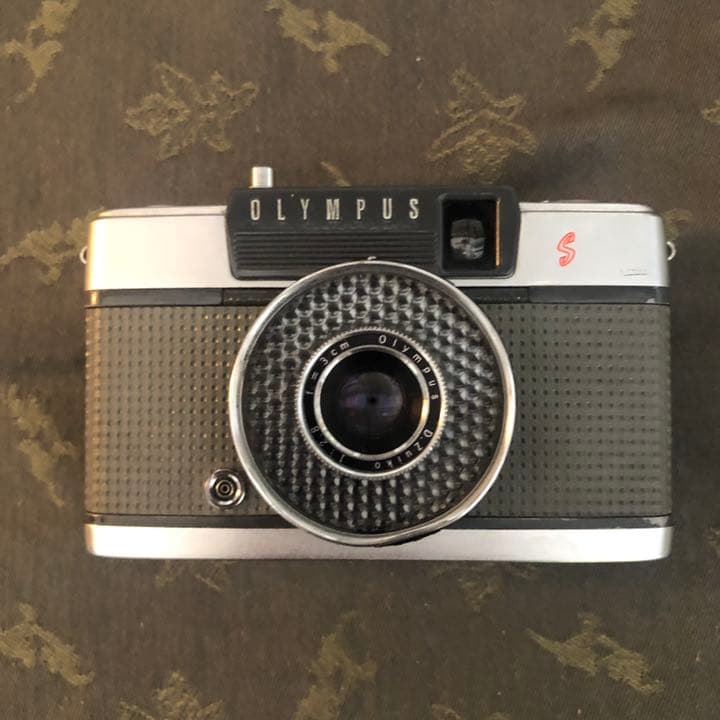 フィルムカメラ OLYMPUS PEN EE S