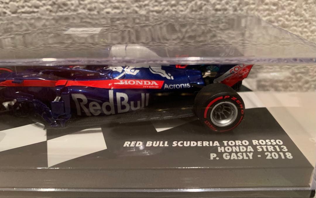 ミニカー Red Bull Scuderia Toro Rosso Honda STR13