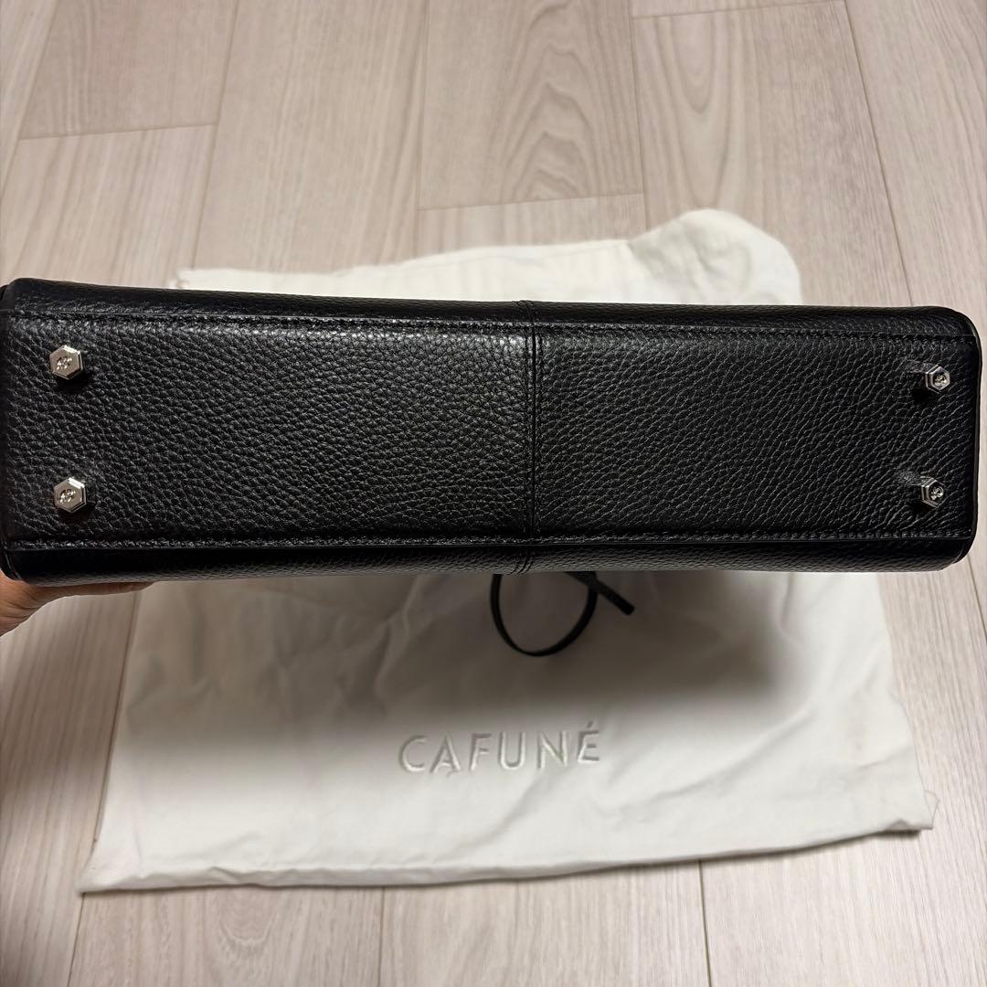 CAFUNÉ ブラックレザーハンドバッグ