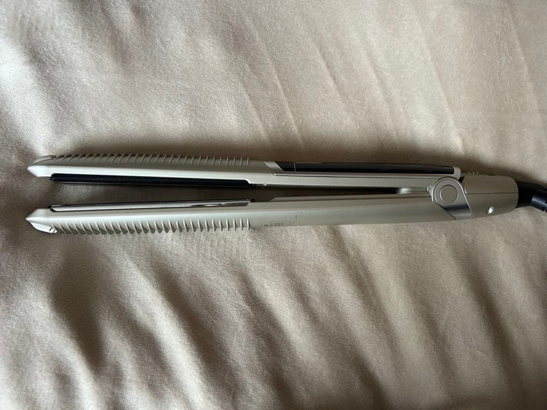 【ほぼ未使用】ヤーマン　ストレートヘアアイロン