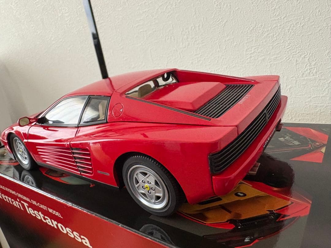 ミニカー KYOSHO 1:18 Ferrari Testarossa
