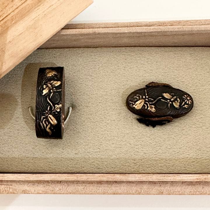 日本刀装具 ⭐︎ 蝶々　短刀拵え　縁頭　縁金　柄頭